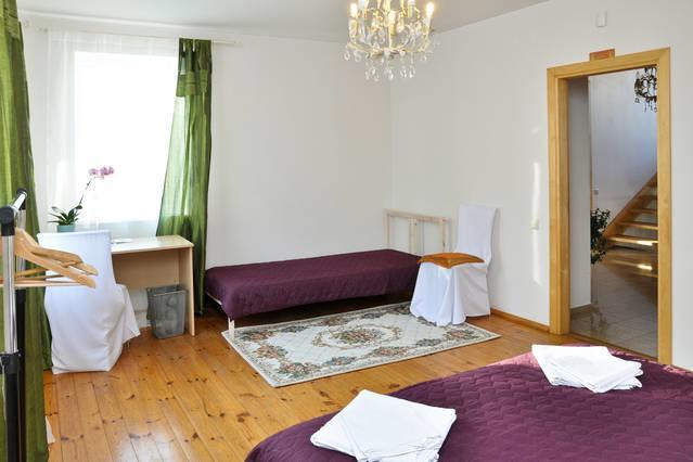Irena Family House Hotel Вилнюс Стая снимка
