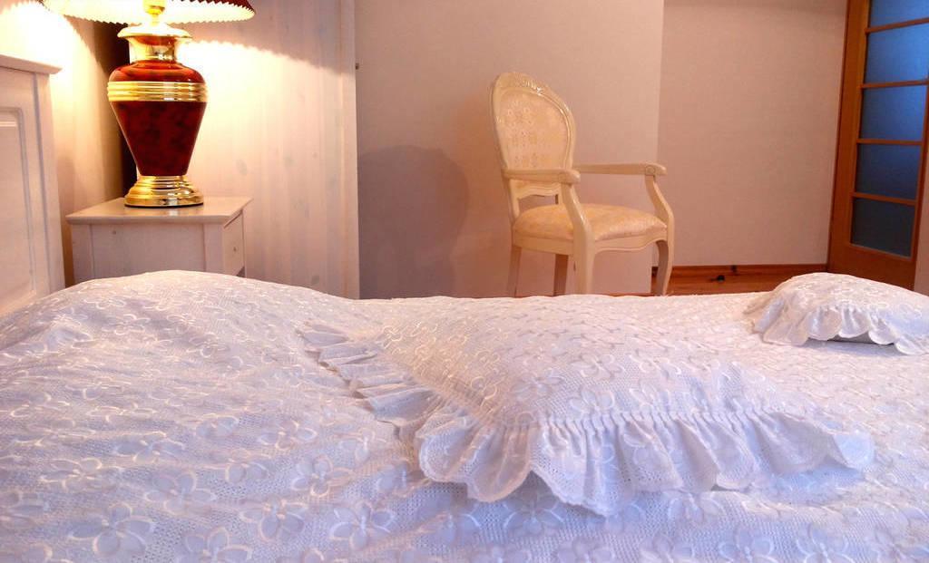 Irena Family House Hotel Вилнюс Стая снимка